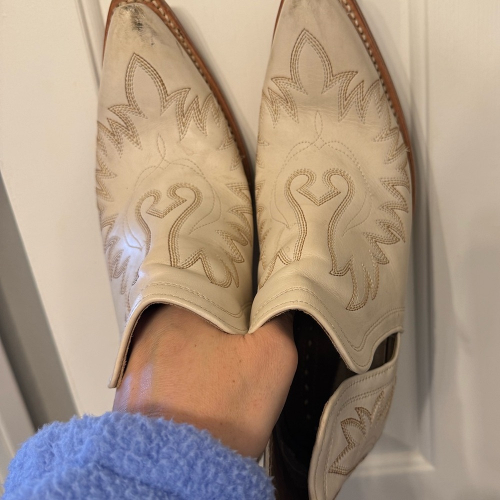 Ariat Cream Western Ankle Boots